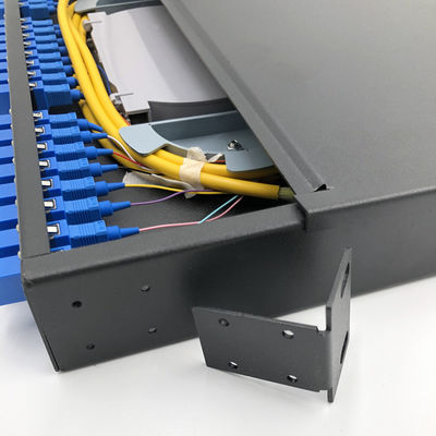 1U Rack Mount Patch Panel Serat Optik 19 "24 Inti SC LC Dengan Baki Sambungan