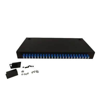 FTTH ODF Wall Mount 48 Fibers Fiber Optic Patch Panel Dengan LC Duplex Coupler Pigtails